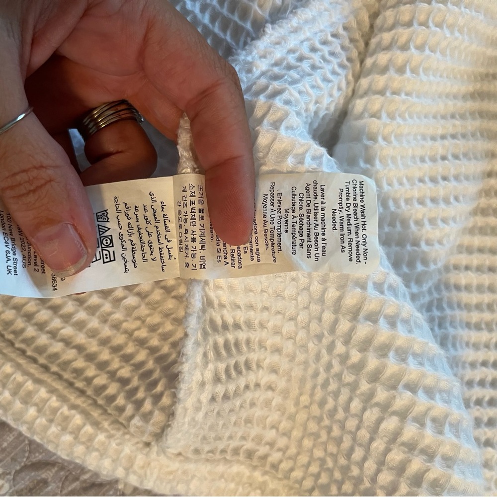 Pottery Barn  White Waffle Women’s Robe size large. 100% cotton. - Picture 7 of 7